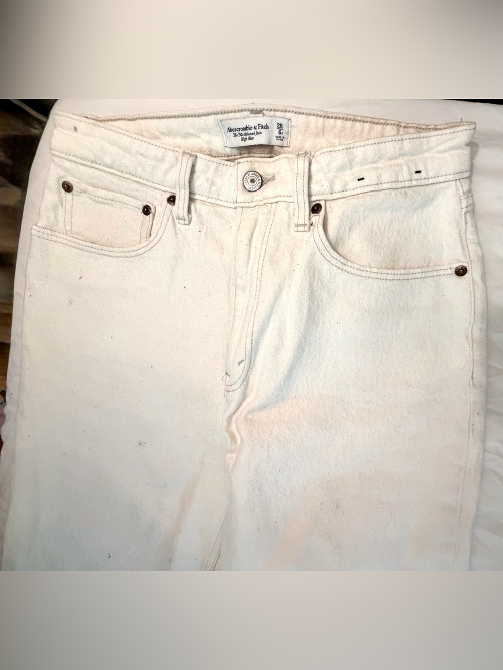 Abercrombie & Fitch White 90’s Relaxed High Rise Jeans - Picture 6 of 12